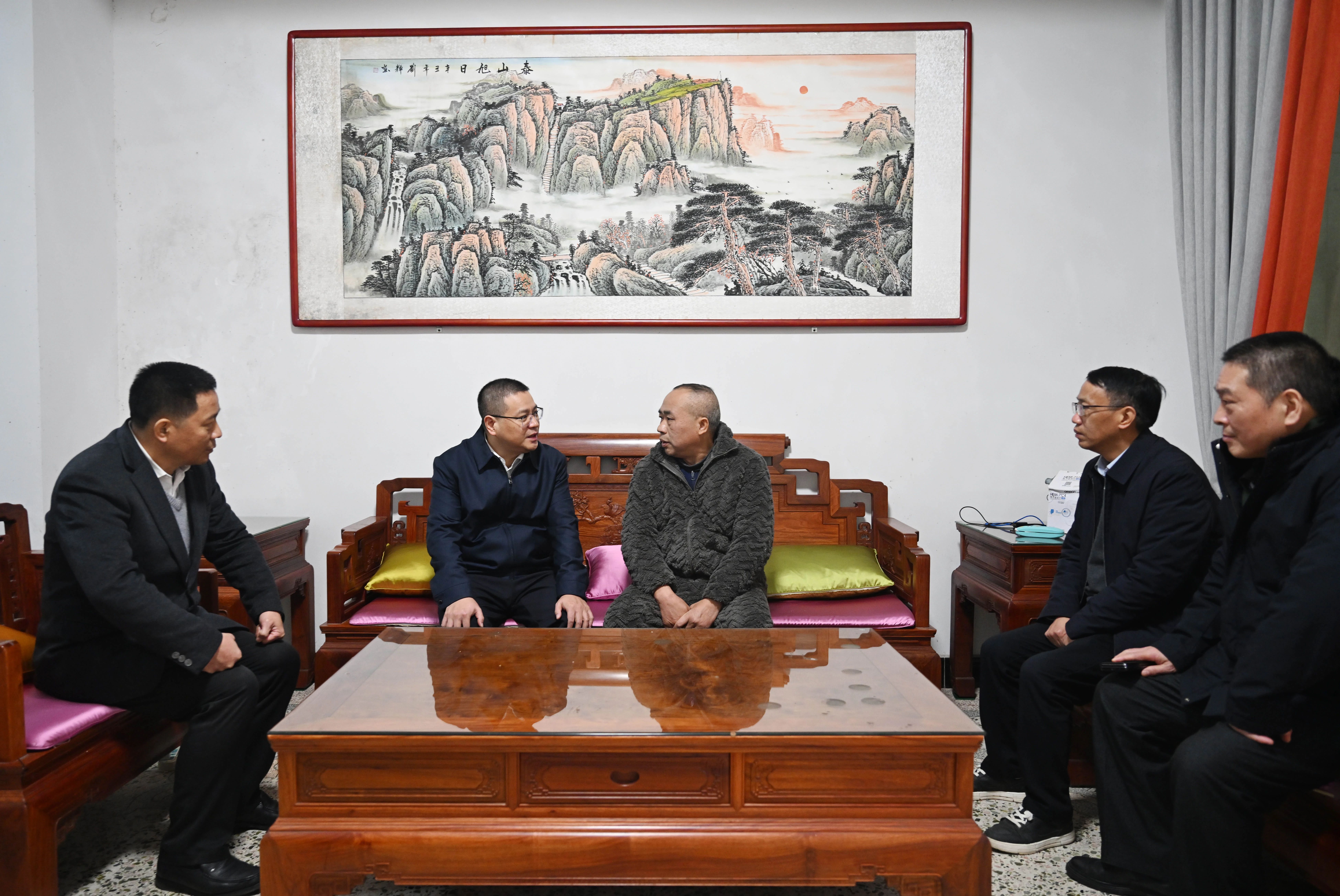 區委書記彭敏群開展春節前夕走訪慰問活動