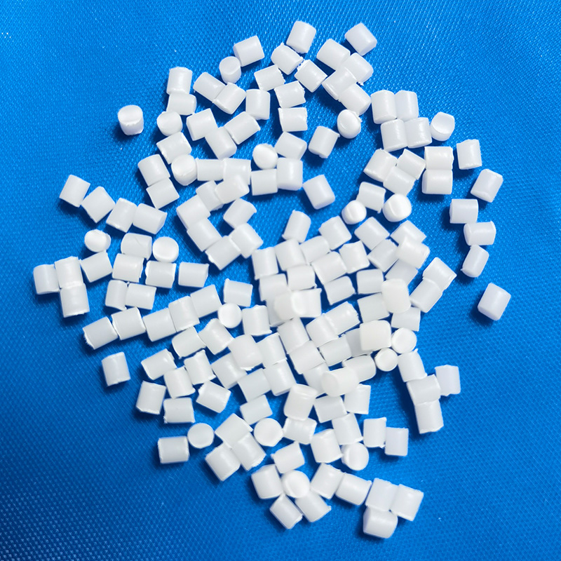 開口爽滑母料106